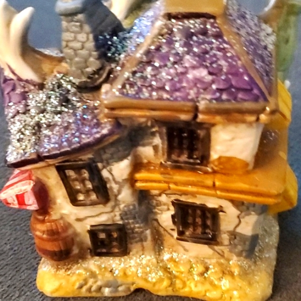 HALLOWEEN SWEATSHIRT WITH HAUNTED HOUSE NWOT - Picture 4 of 7